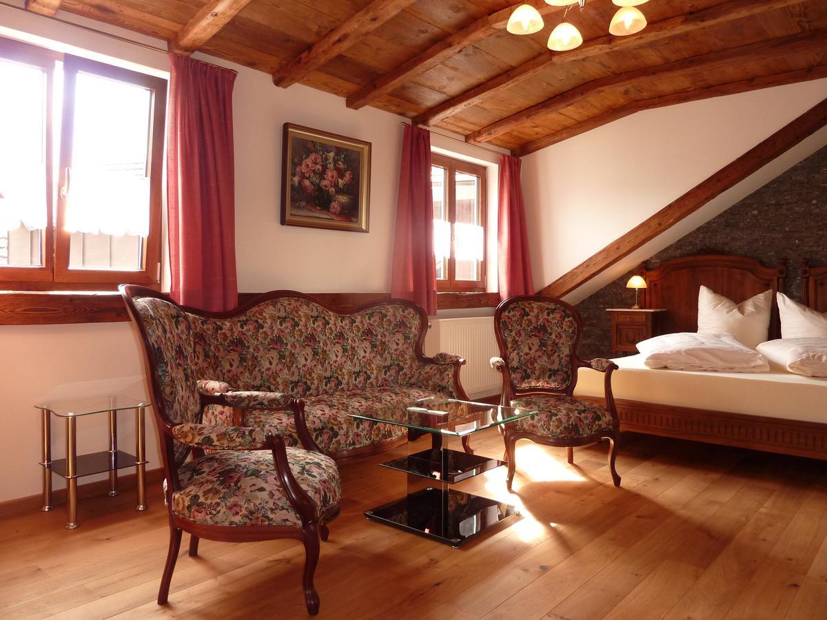 Historisches Genusshotel Loewen Шопфхайм Экстерьер фото