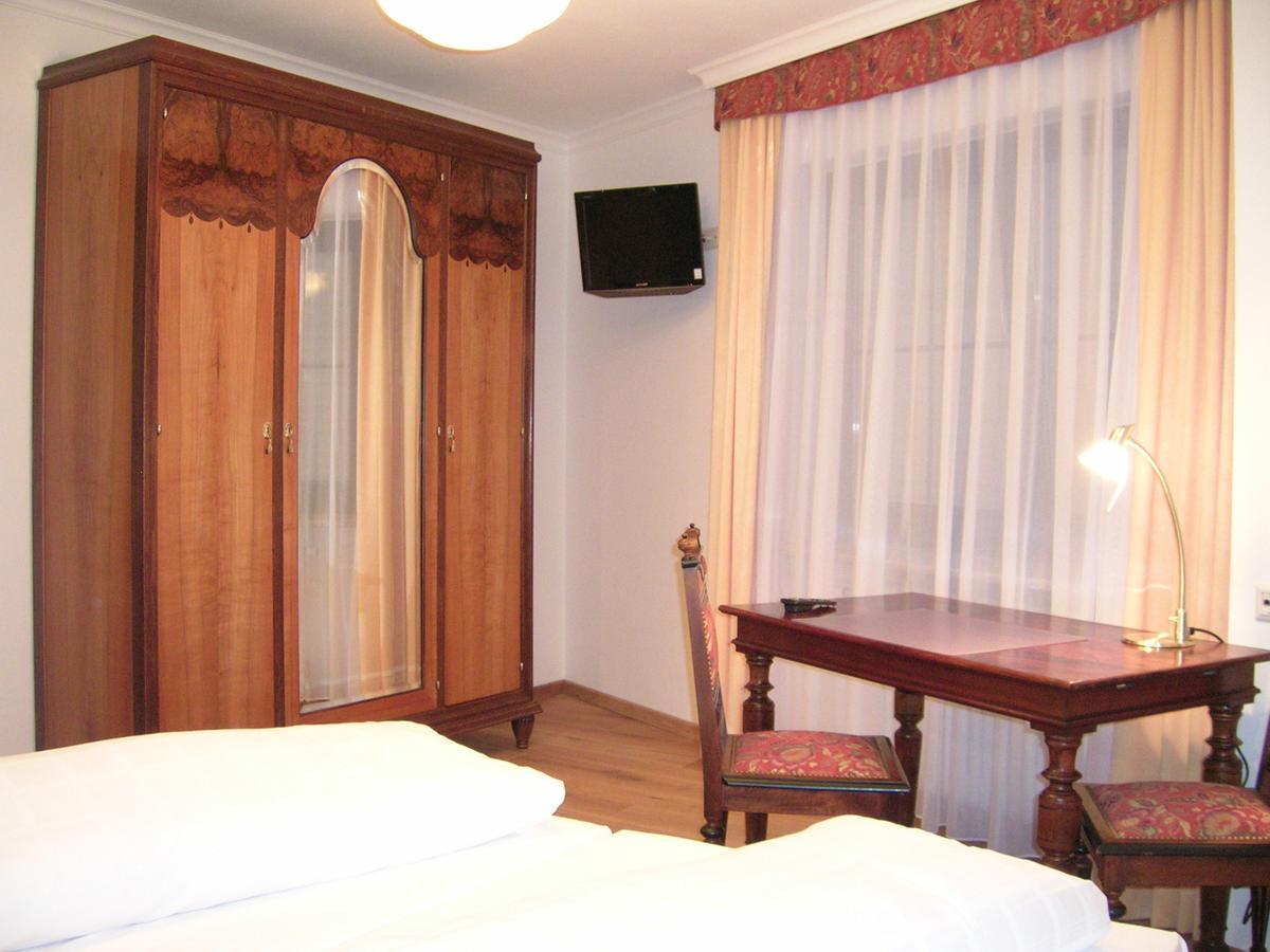Historisches Genusshotel Loewen Шопфхайм Экстерьер фото